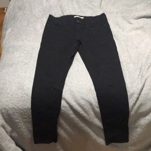 Levi’s 711 Black Skinny Jeans.